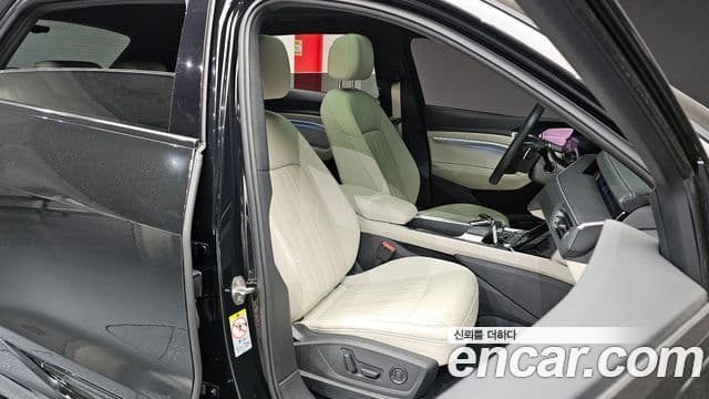 Audi e-Tron, 2022 12