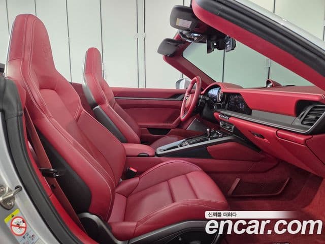 Porsche 911 (992) Carrera 4 кабриолет, 2024 7