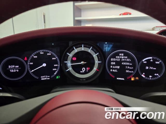 Porsche 911 (992) Carrera 4 кабриолет, 2024 8