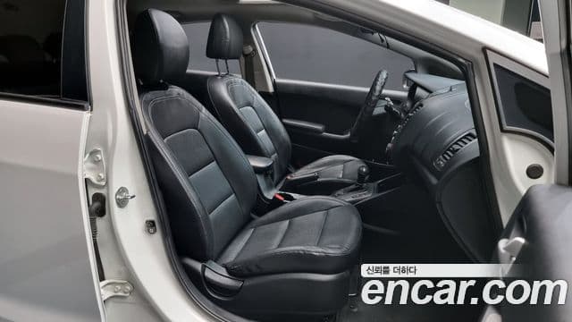 Kia K3 Trendy, 2013 10