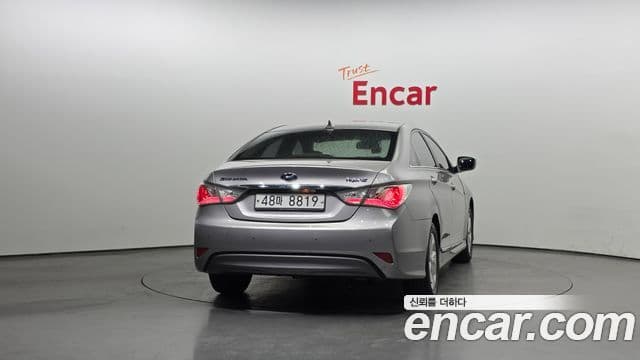 Hyundai Sonata гибрид Modern, 2014 4