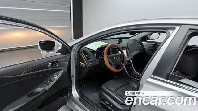 Hyundai Sonata гибрид Modern, 2014 10