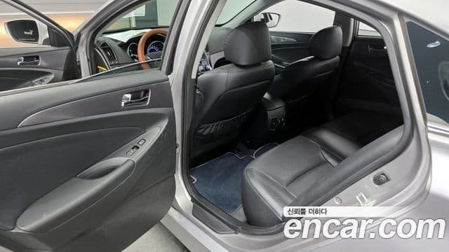 Hyundai Sonata гибрид Modern, 2014 11