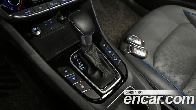 Hyundai Ioniq гибрид, 2018 9