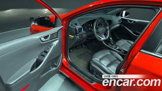 Hyundai Ioniq гибрид, 2018 10