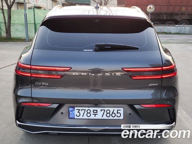 Genesis GV70, 2025 3