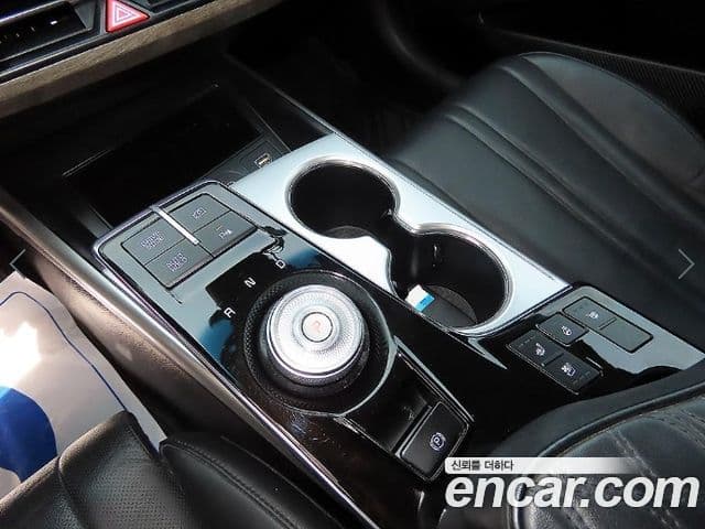 Kia K8 Trendy(таксомоторный тип), 2023 11