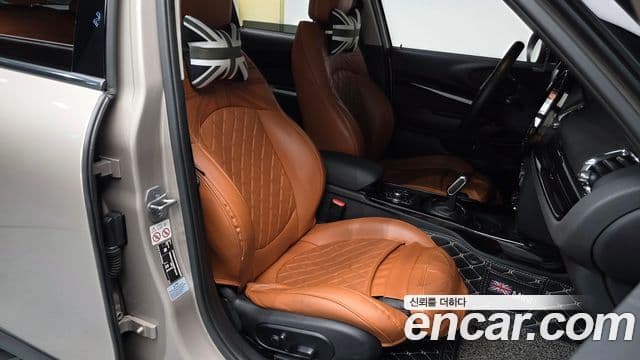 Mini Cooper 클럽맨 2세대, 2022 10