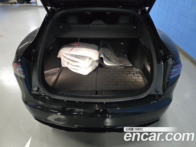 Tesla модель S Plaid, 2023 6