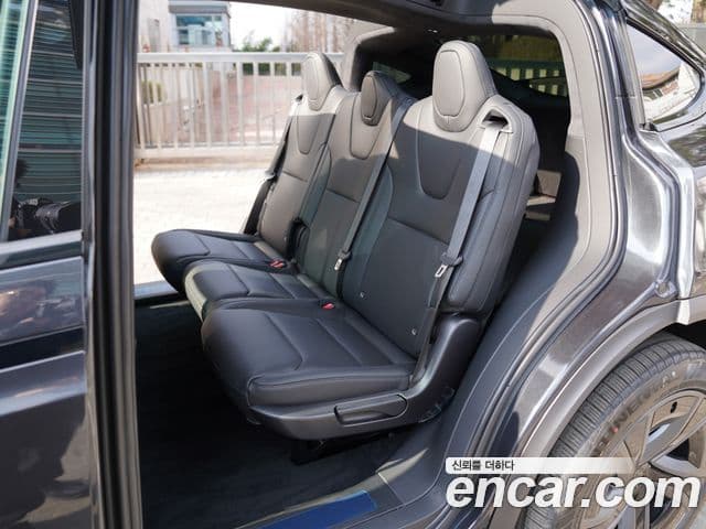 Tesla модель X, 2026 13