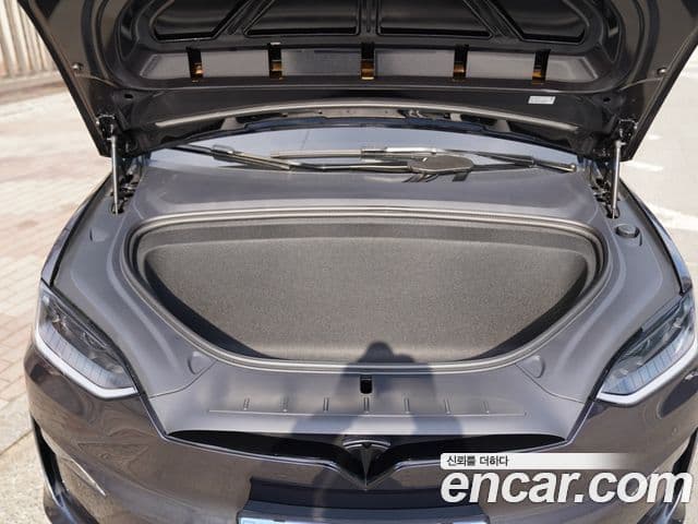 Tesla модель X, 2026 19