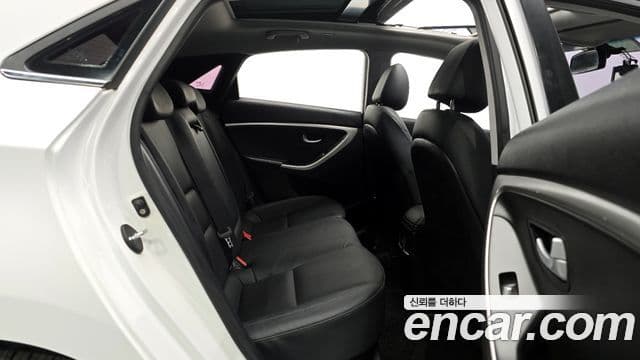 Hyundai i30(новый кузов / новое поколение) дизель 1.6 VGT PYL, 2015 12