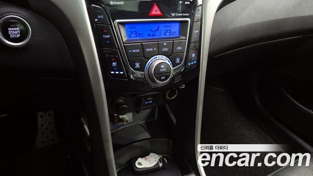 Hyundai i30(новый кузов / новое поколение) дизель 1.6 VGT PYL, 2015 15