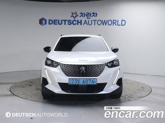 Peugeot e-2008 2세대 EV Allure, 2022 3