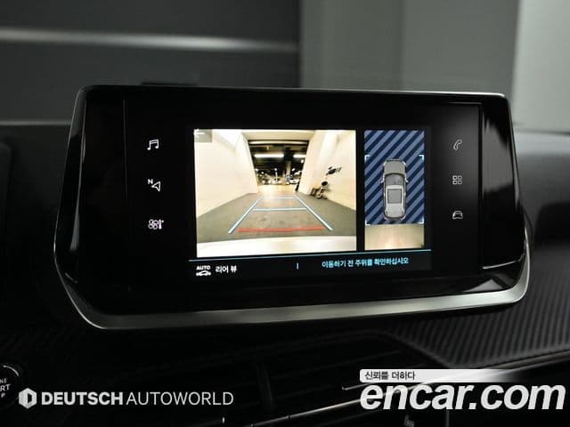 Peugeot e-2008 2세대 EV Allure, 2022 15