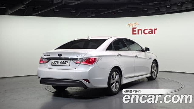 Hyundai Sonata гибрид Royal, 2012 2