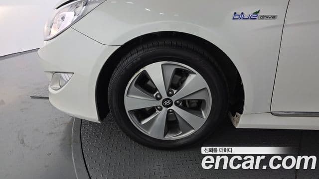 Hyundai Sonata гибрид Royal, 2012 все фото