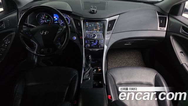 Hyundai Sonata гибрид Royal, 2012 7