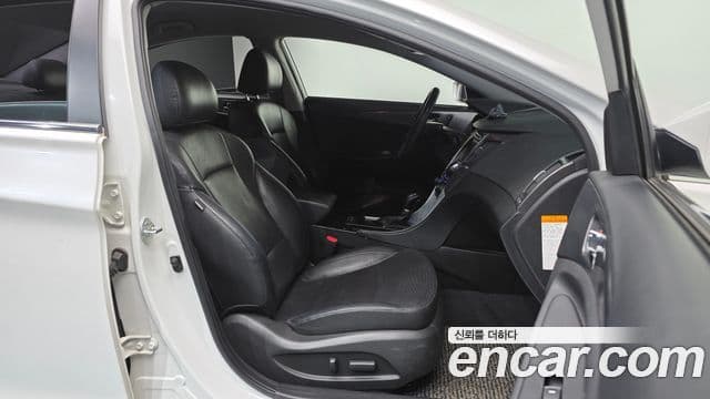 Hyundai Sonata гибрид Royal, 2012 11