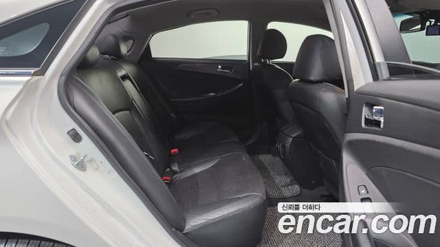 Hyundai Sonata гибрид Royal, 2012 12