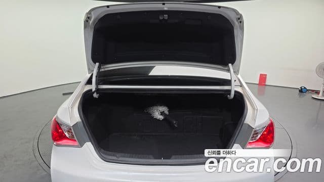 Hyundai Sonata гибрид Royal, 2012 20