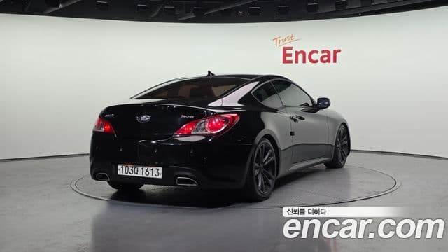Hyundai Genesis купе 200 турбо R, 2010 2