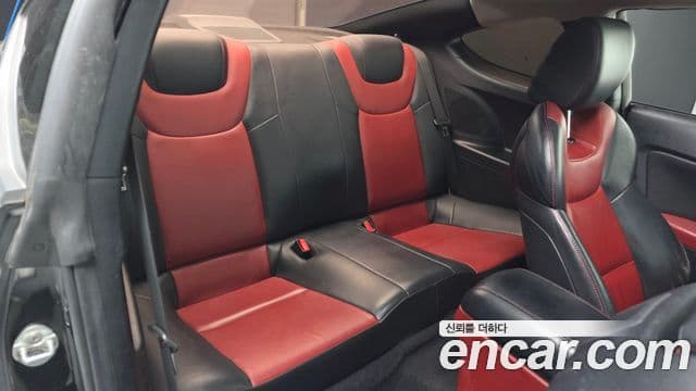 Hyundai Genesis купе 200 турбо R, 2010 12