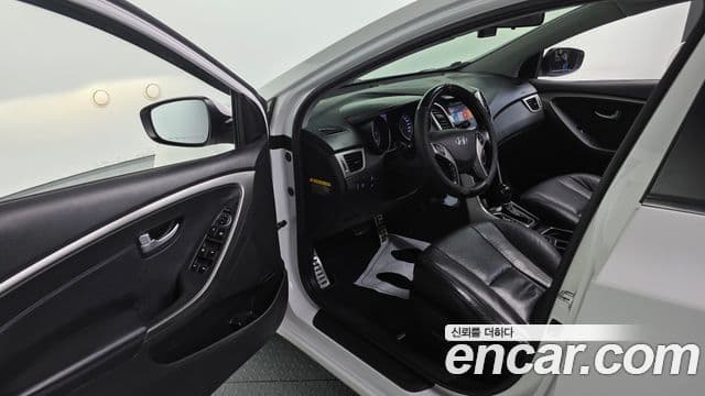 Hyundai i30(новый кузов / новое поколение) дизель 1.6 VGT Extreme, 2012 11