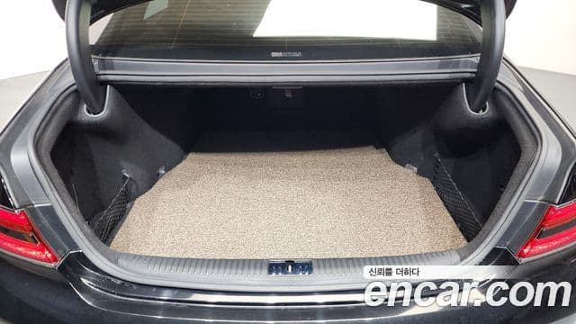 Genesis G90 Luxury, 2019 20