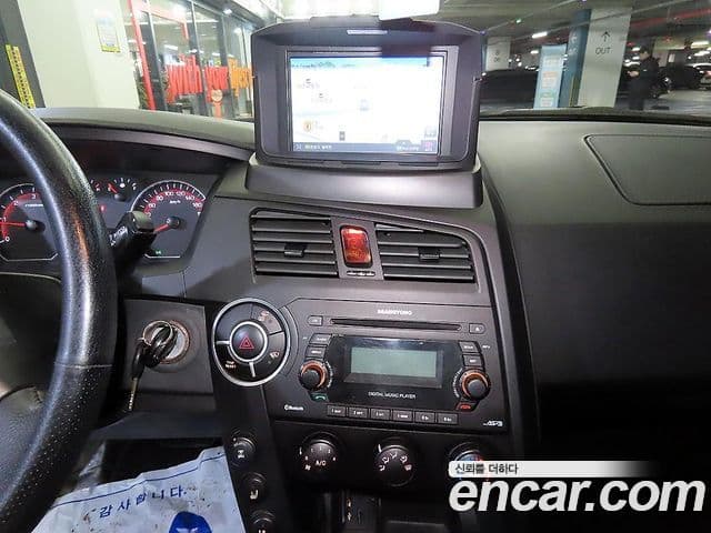 KG모빌리티(SsangYong) Korando Sport Club, 2012 11