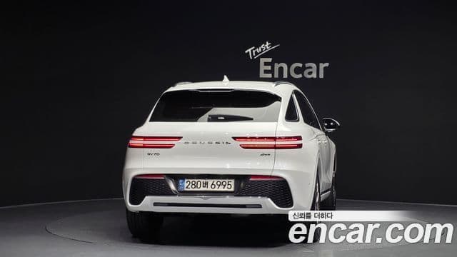 Genesis GV70, 2021 4