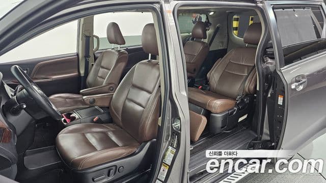Toyota Sienna, 2015 10