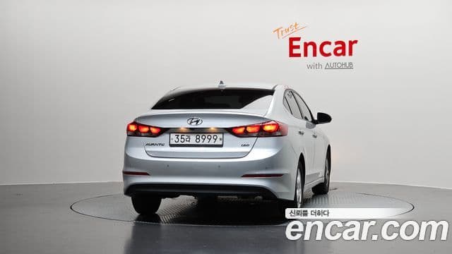 Hyundai Avante AD 1.6 e-VGT Smart, 2018 4