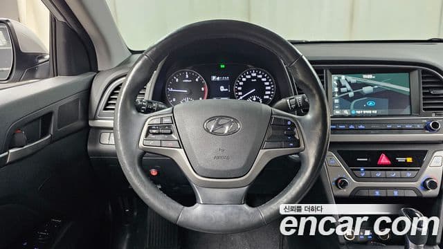 Hyundai Avante AD 1.6 e-VGT Smart, 2018 13