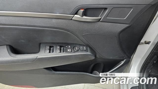 Hyundai Avante AD 1.6 e-VGT Smart, 2018 14