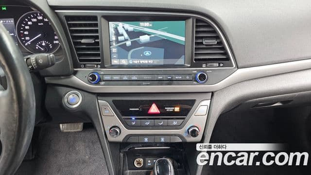 Hyundai Avante AD 1.6 e-VGT Smart, 2018 16