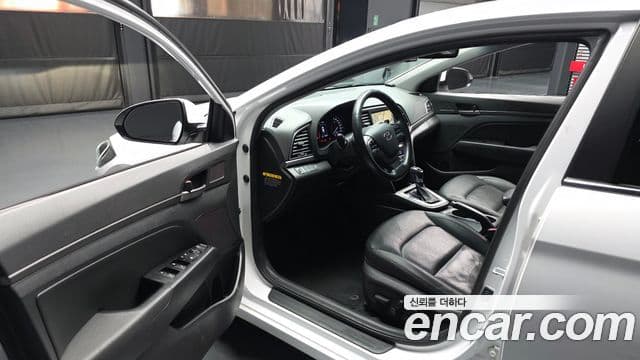 Hyundai Avante AD Special, 2017 10