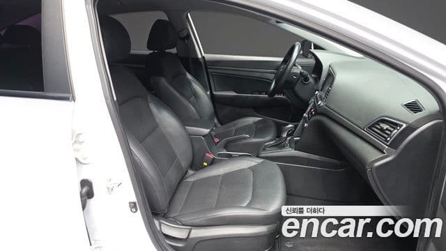 Hyundai Avante AD Special, 2017 11