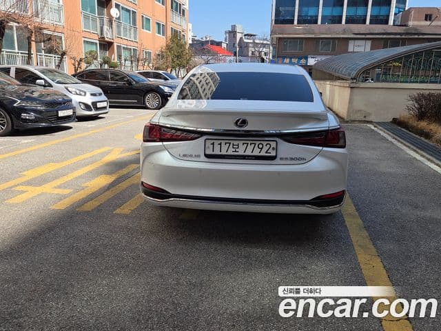 Lexus ES300h 7세대 Luxury Plus, 2021 4