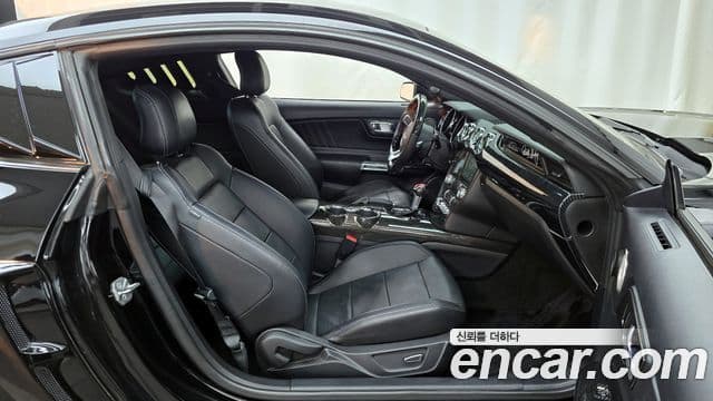 Ford Mustang GT купе, 2017 11