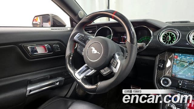 Ford Mustang GT купе, 2017 13