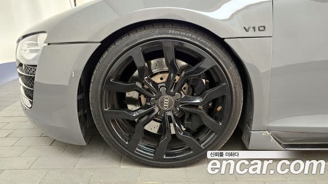 Audi R8 5.2 V10 Spyder, 2011 все фото