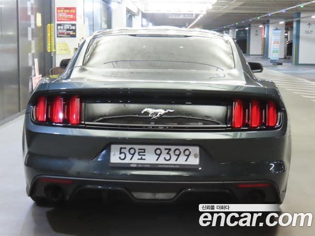 Ford Mustang купе, 2015 4