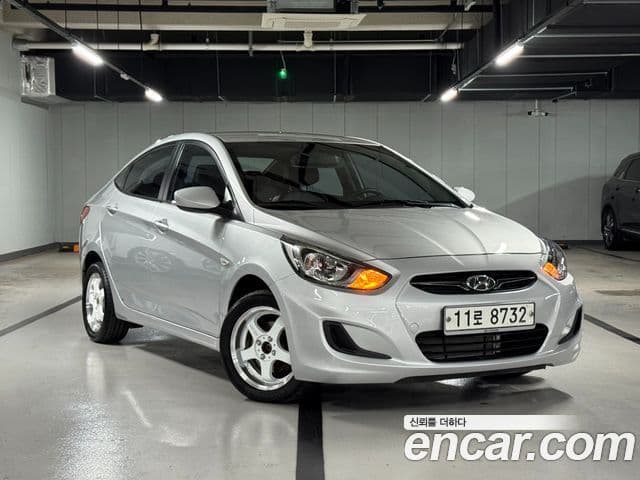 Hyundai Accent(новый кузов / новое поколение) Luxury, 2012 1