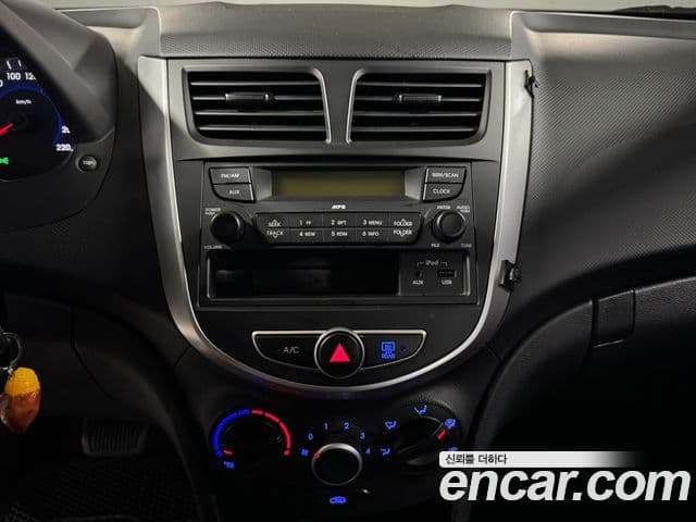 Hyundai Accent(новый кузов / новое поколение) Luxury, 2012 12