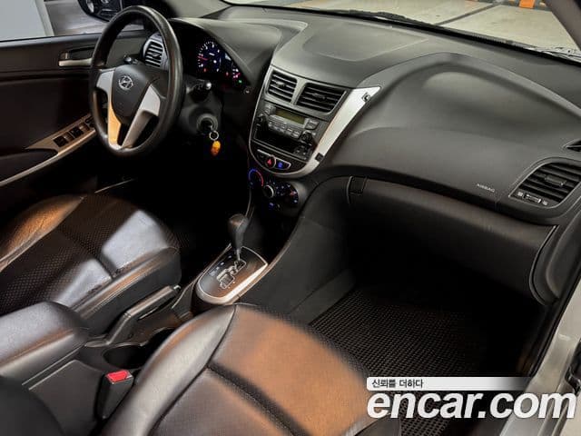 Hyundai Accent(новый кузов / новое поколение) Luxury, 2012 13