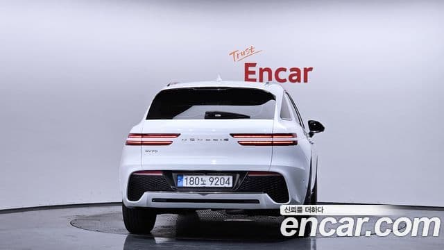 Genesis GV70, 2021 4