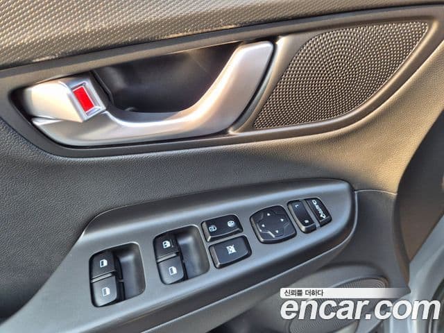 Hyundai The / новый New Kona гибрид Modern, 2022 13