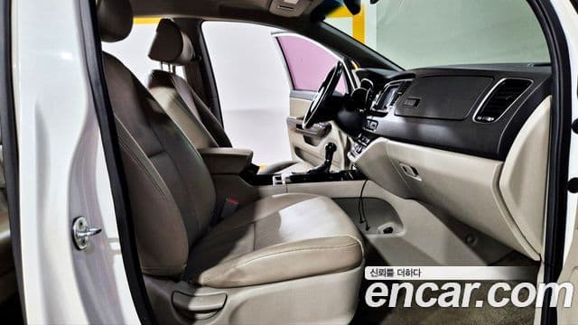 Kia All New Carnival Prestige, 2015 14