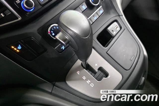 Hyundai Grand Starex Smart, 2017 10